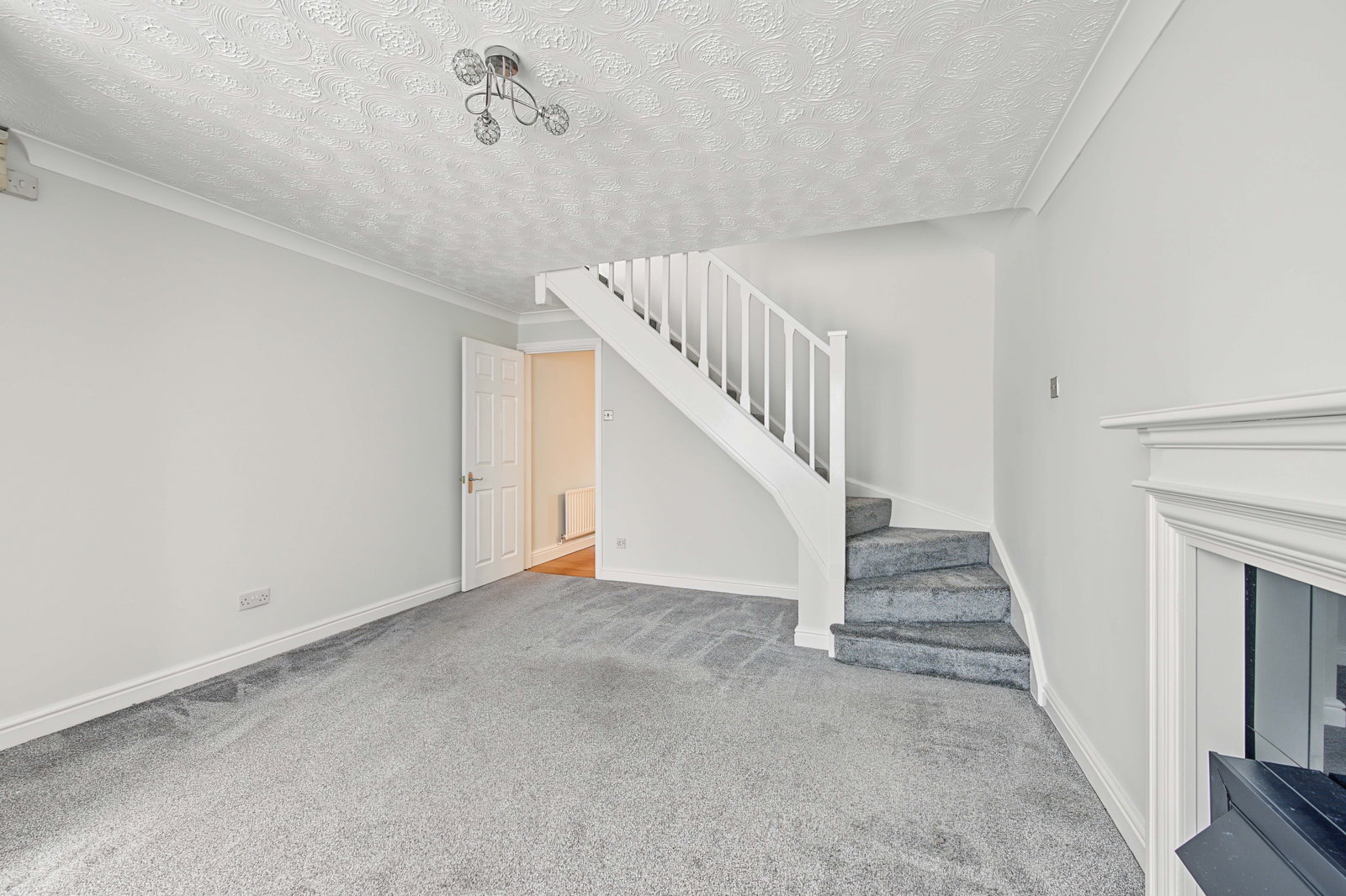 Terraced House for sale in Grantham, Sunningdale in Grantham - No Chain, 852 m²