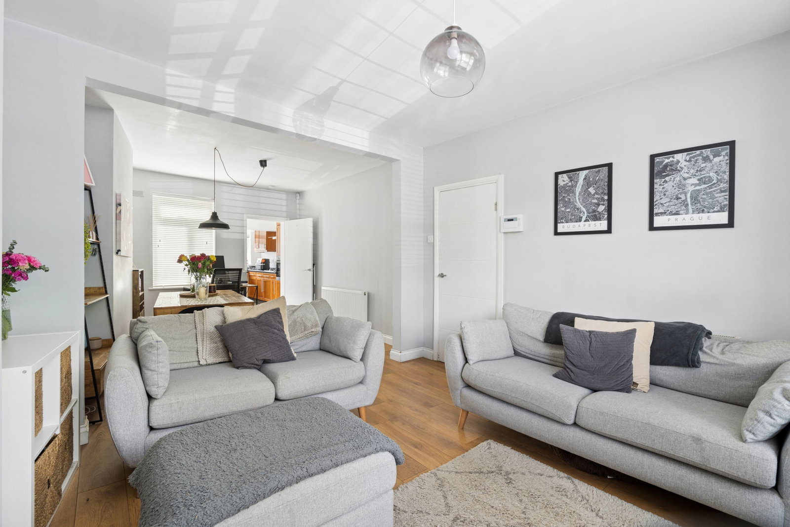 End Of Terrace House for sale in Dunstable, Downs Road, Dunstable, LU5 4DD, 855 m²
