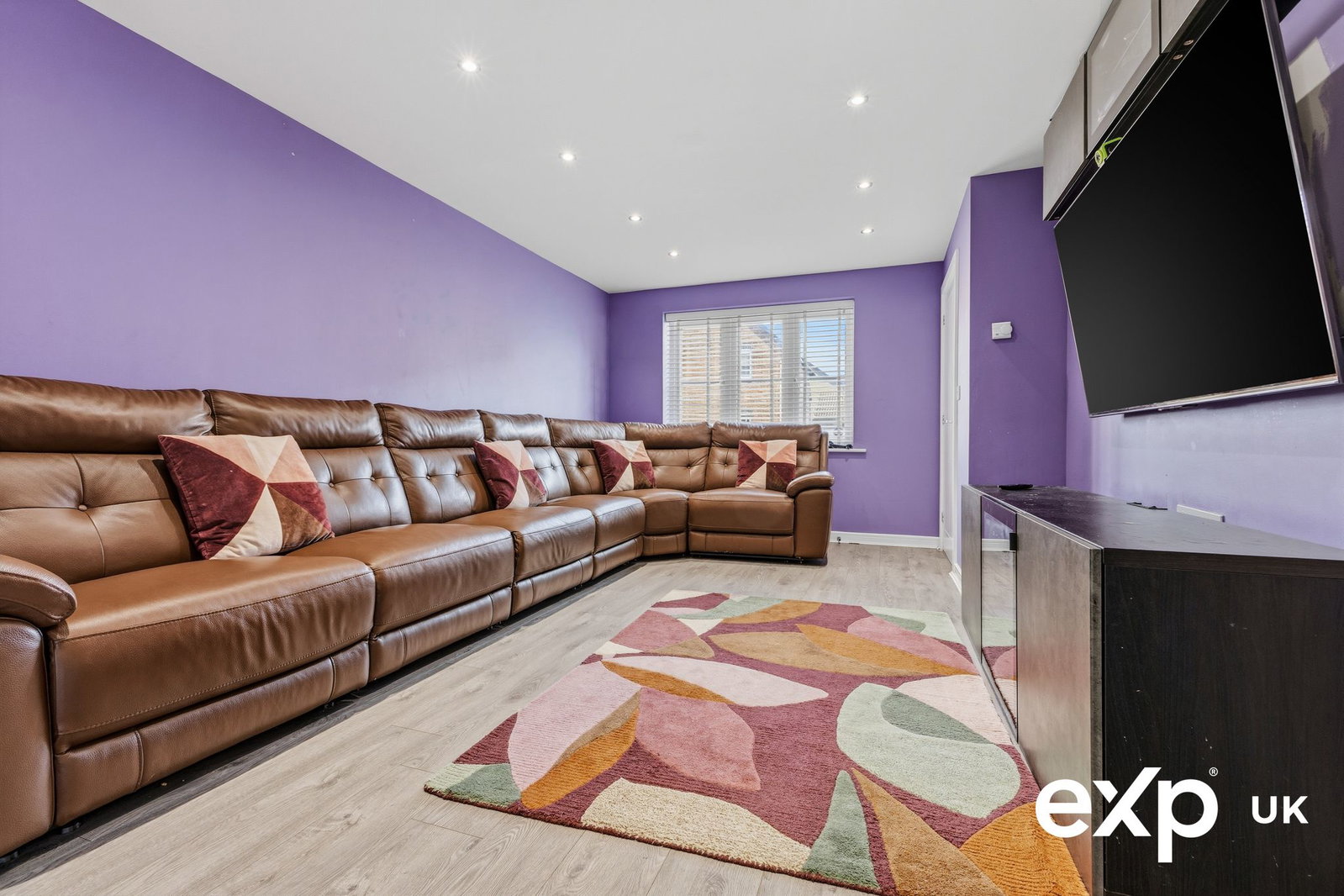 Detached House for sale in Nottingham, Regina Drive , Nottingham, NG8 3NP, 1110 m²
