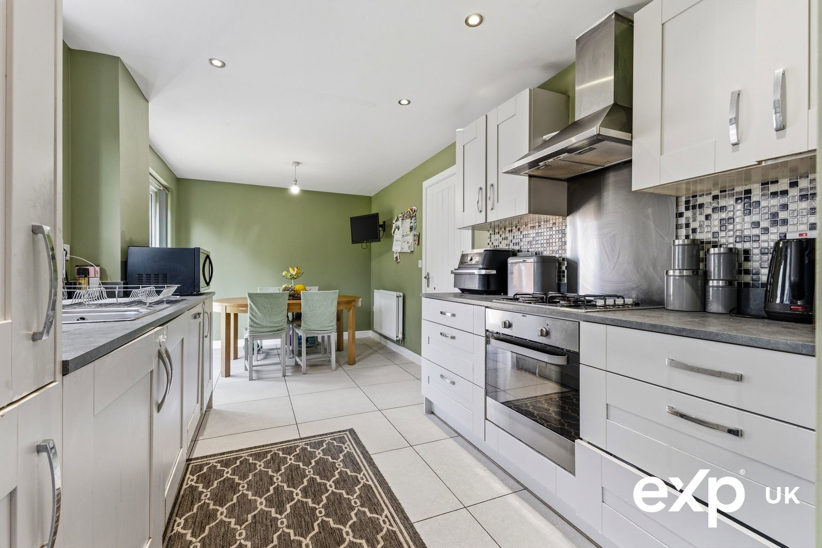 Detached House for sale in Nottingham, Regina Drive , Nottingham, NG8 3NP, 1110 m²