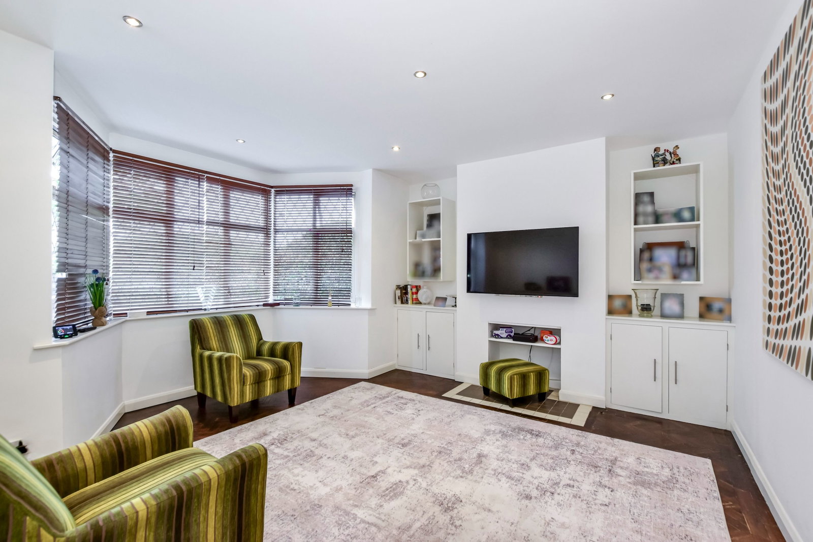 Semi Detached House in Bushey 3