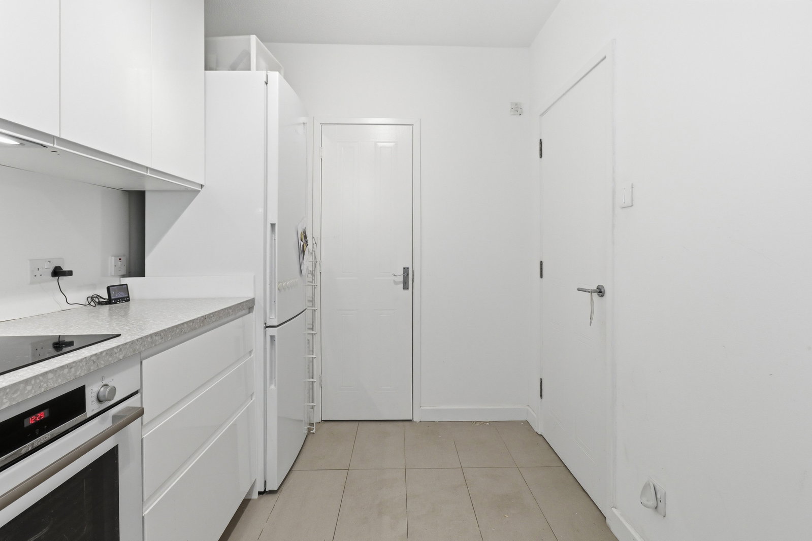 Apartment for sale in London, Fern Walk, London, SE16 3JD