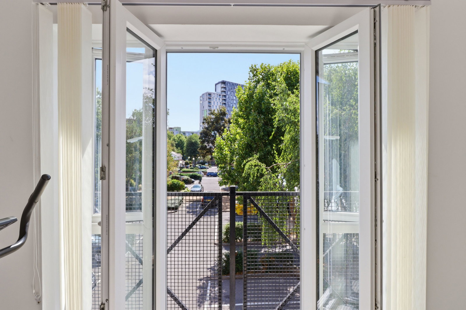 Apartment for sale in London, Fern Walk, London, SE16 3JD