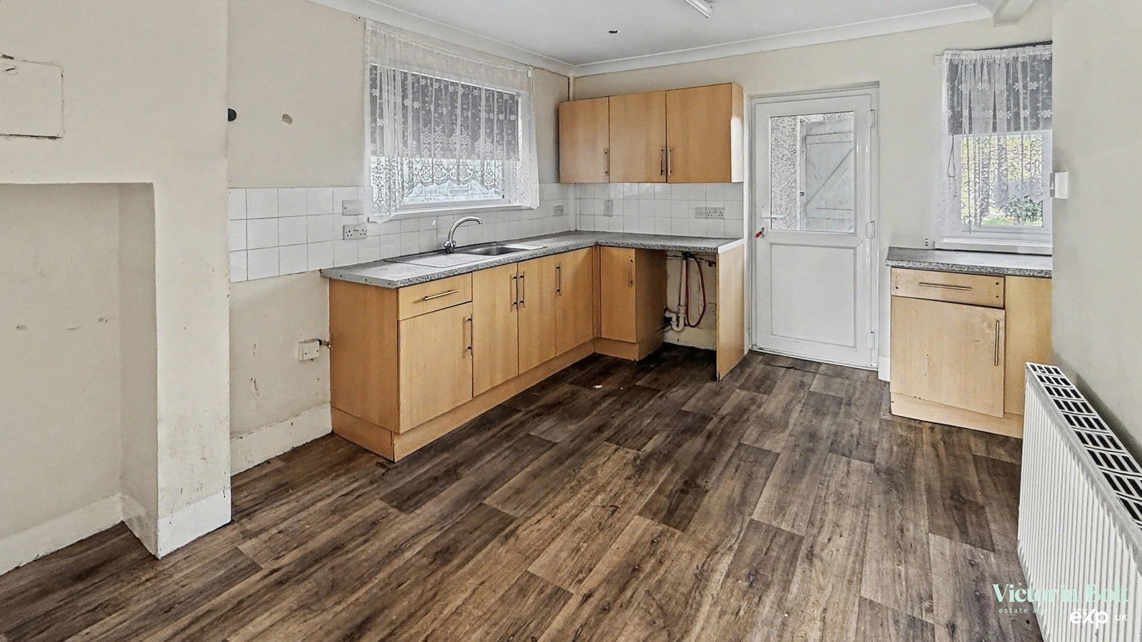 Semi Detached House for sale in Ivybridge, Manor Drive, Ivybridge, PL21 9BE, 1214 m²