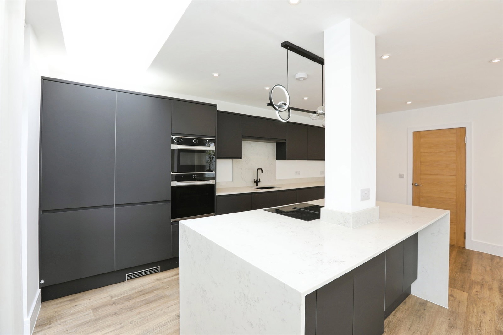 Detached House in East Grinstead 5