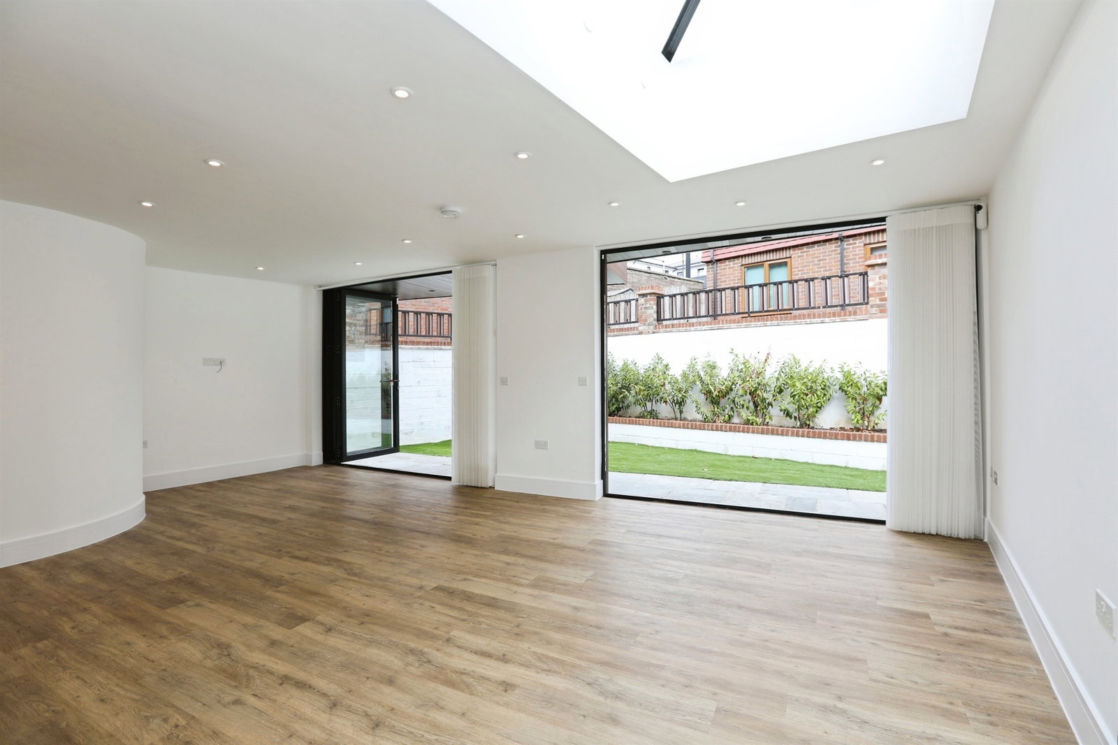Detached House in East Grinstead 2