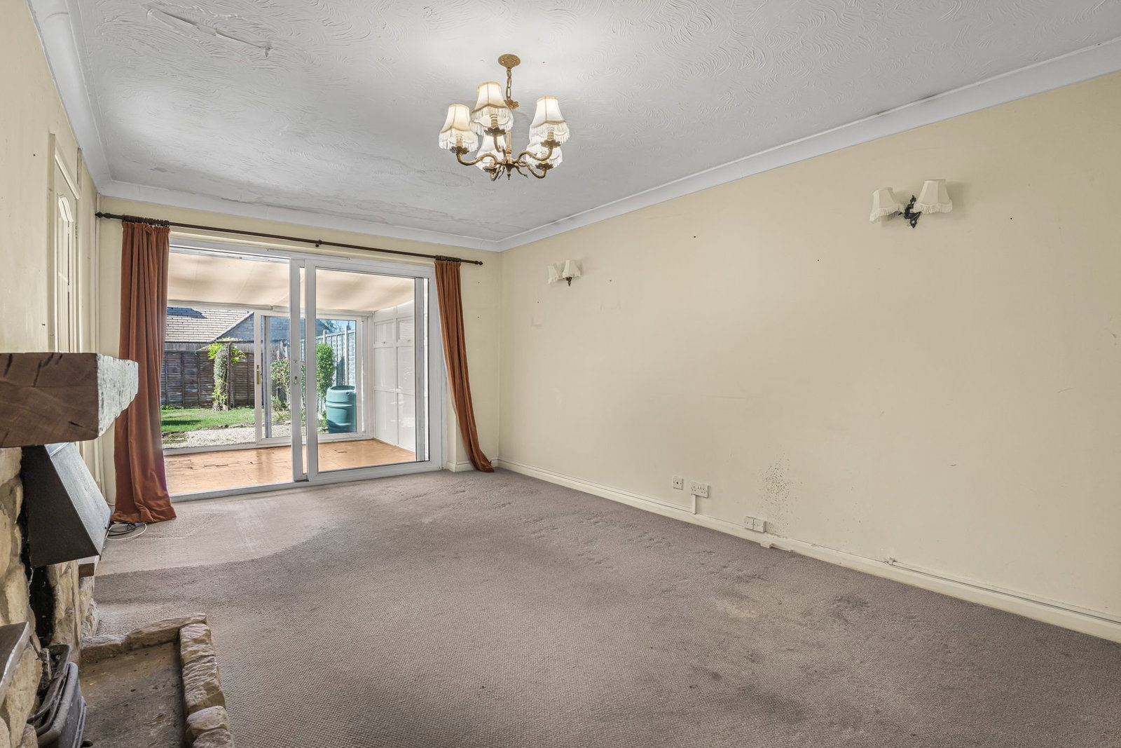 Semi Detached Bungalow for sale in Cheltenham, Nottingham Road, Bishops Cleeve, Cheltenham, GL52, 1085 m²