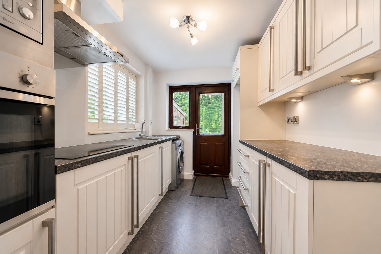 Semi Detached House for sale in Nottingham, Churchill Drive Ruddington Nottingham NG11 6DF