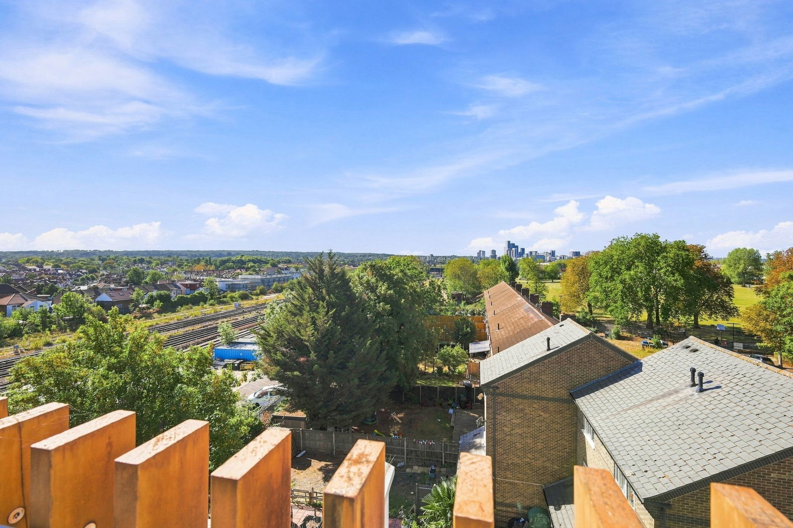 Flat for sale in London, Paxton House, South Norwood, SE25, 797 m²