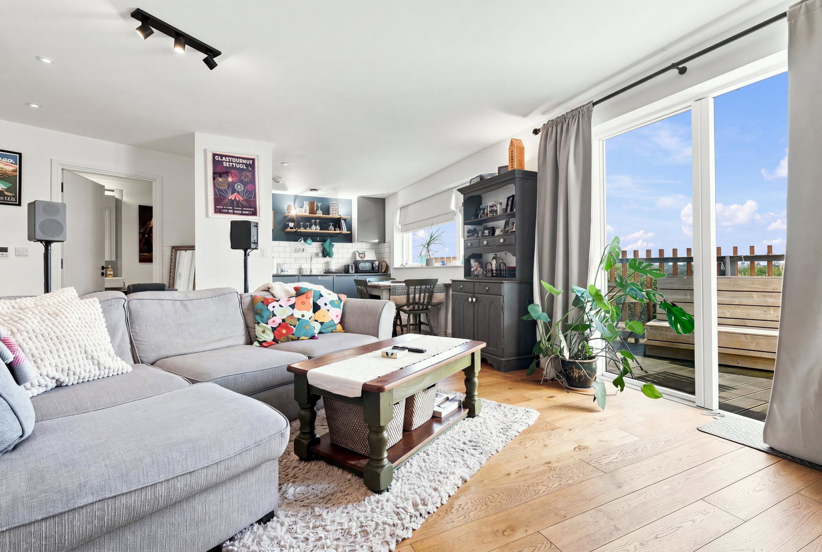 Flat for sale in London, Paxton House, South Norwood, SE25, 797 m²