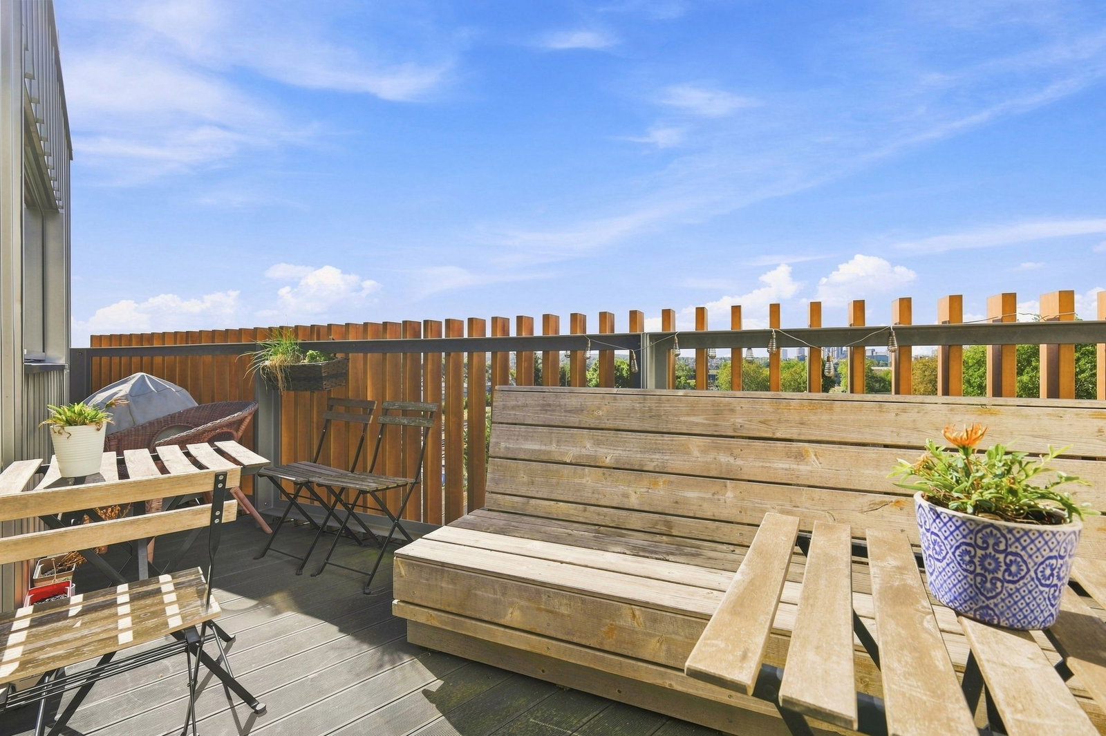 Flat for sale in London, Paxton House, South Norwood, SE25, 797 m²