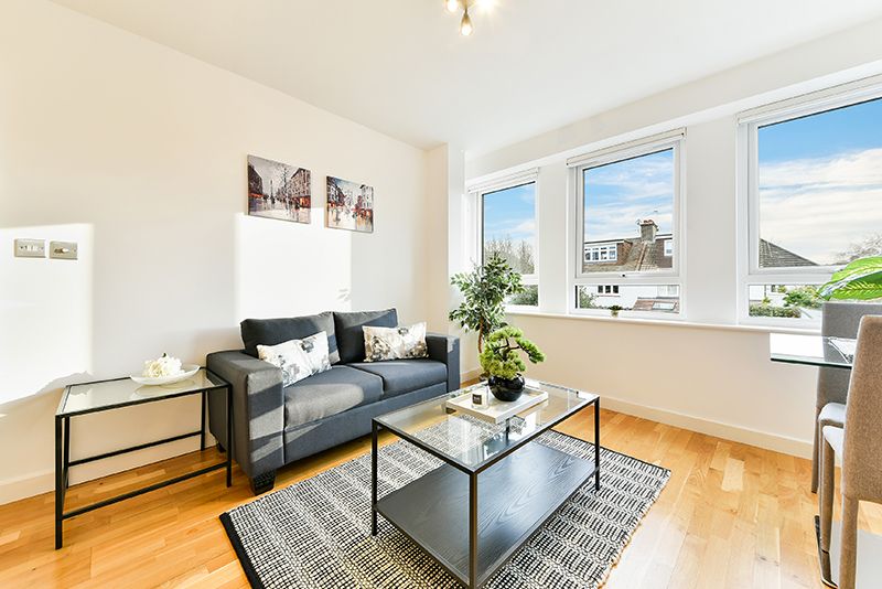 Flat for sale in Twickenham, Heath Road, Twickenham, TW1 4AW, 335 m²