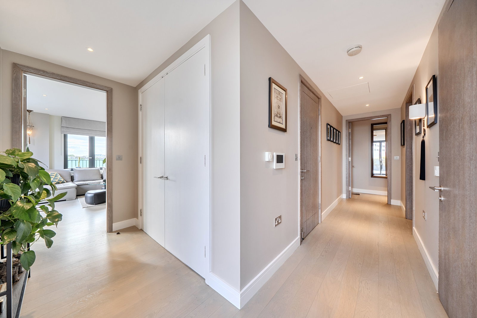 Flat for sale in London, The Ram Quarter, London, SW18, 1217 m²