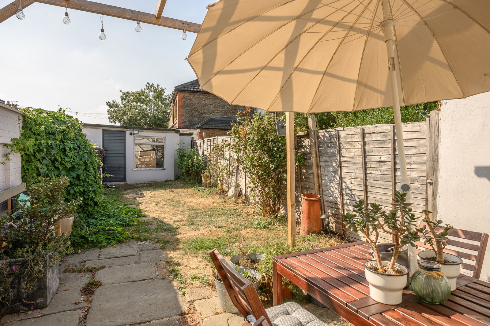 End Of Terrace House for sale in New Malden, Grafton Road, New Malden, 883 m²