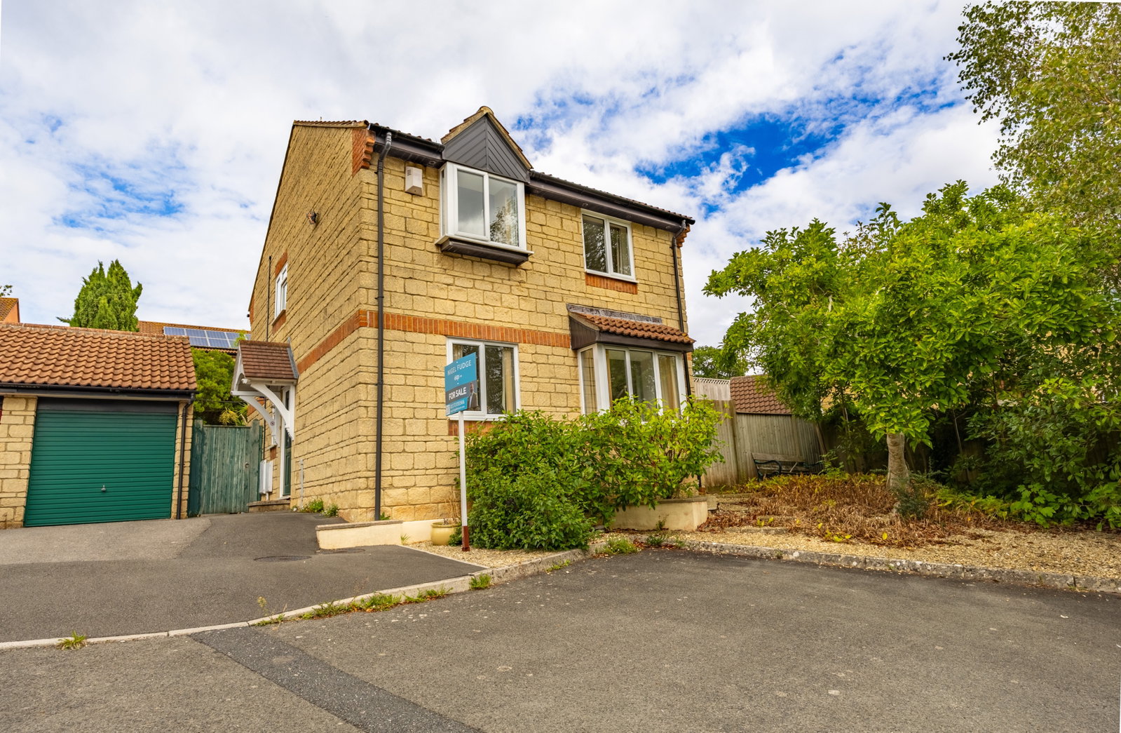 Detached House for sale in Radstock, Grace Drive, Midsomer Norton, Radstock, BA3 2TX, 1115 m²