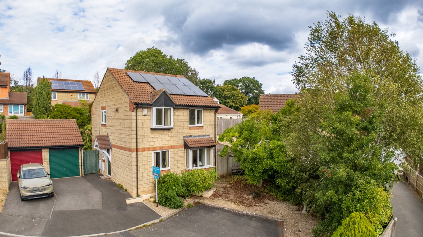 Detached House for sale in Radstock, Grace Drive, Midsomer Norton, Radstock, BA3 2TX, 1115 m²