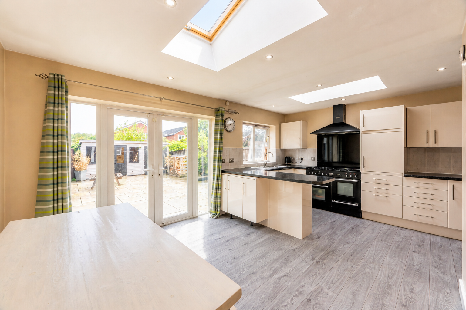 Semi Detached House for sale in Sutton Coldfield, Terry Drive, Sutton Coldfield, B76, 1160 m²