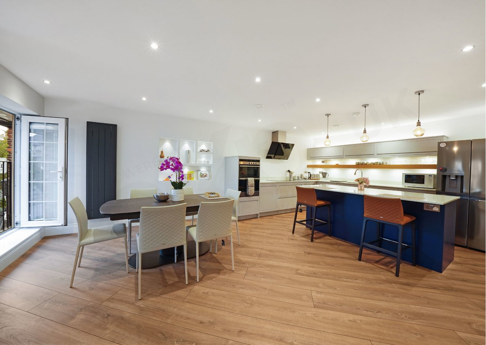 Flat for sale in London, North West London NW4, 1750 m²