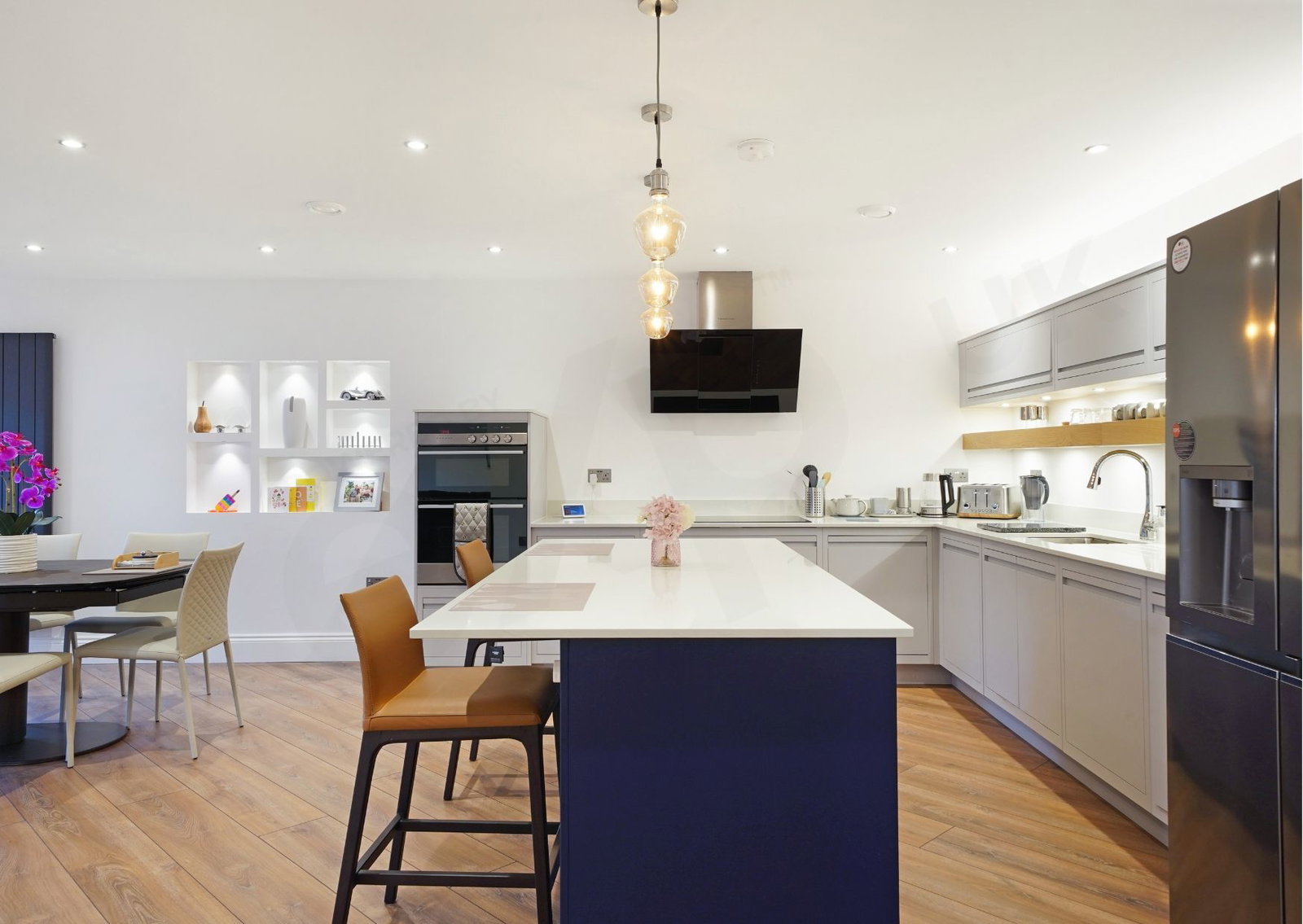 Flat for sale in London, North West London NW4, 1750 m²
