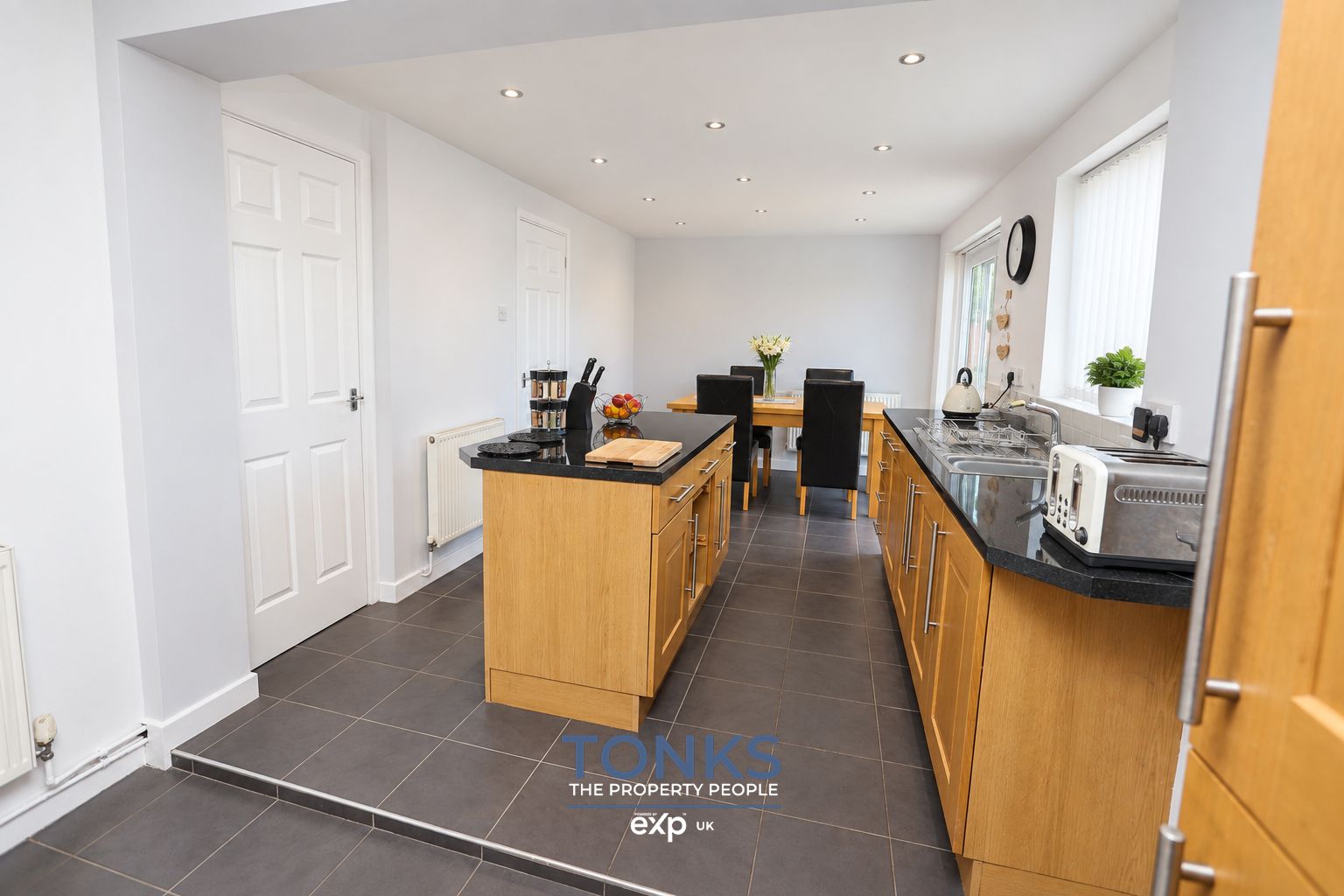 Semi Detached House for sale in Halesowen, Clifton Road, Halesowen, B62 9HB