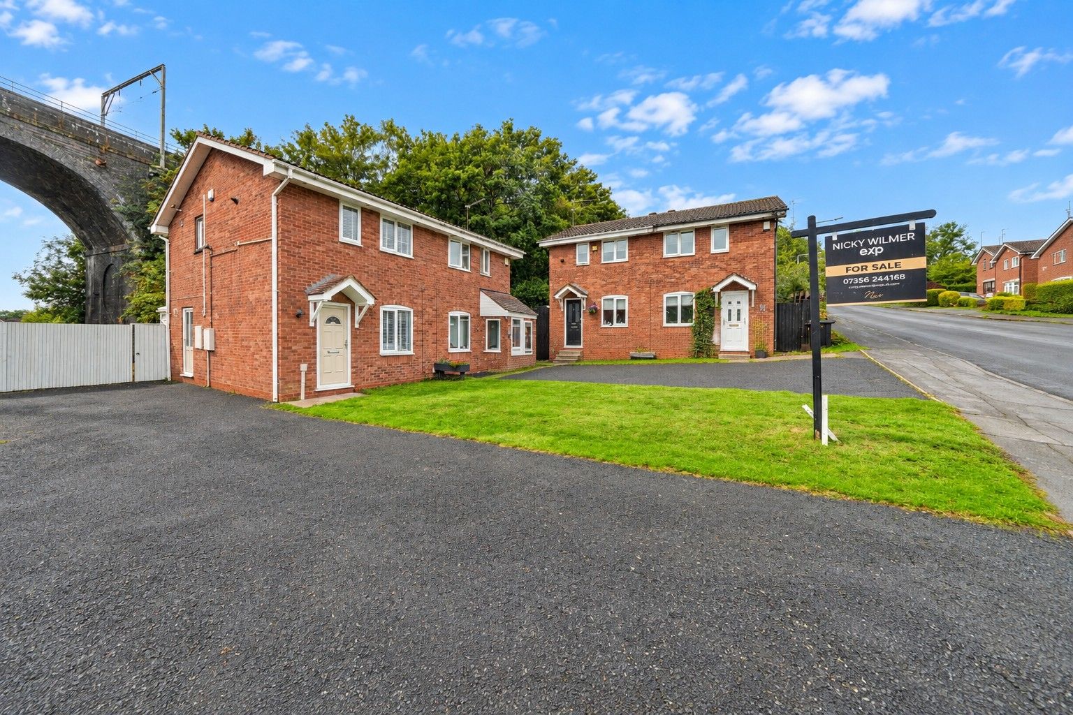 Semi Detached House for sale in Wolverhampton, The Downs, Wolverhampton, WV10 6JA