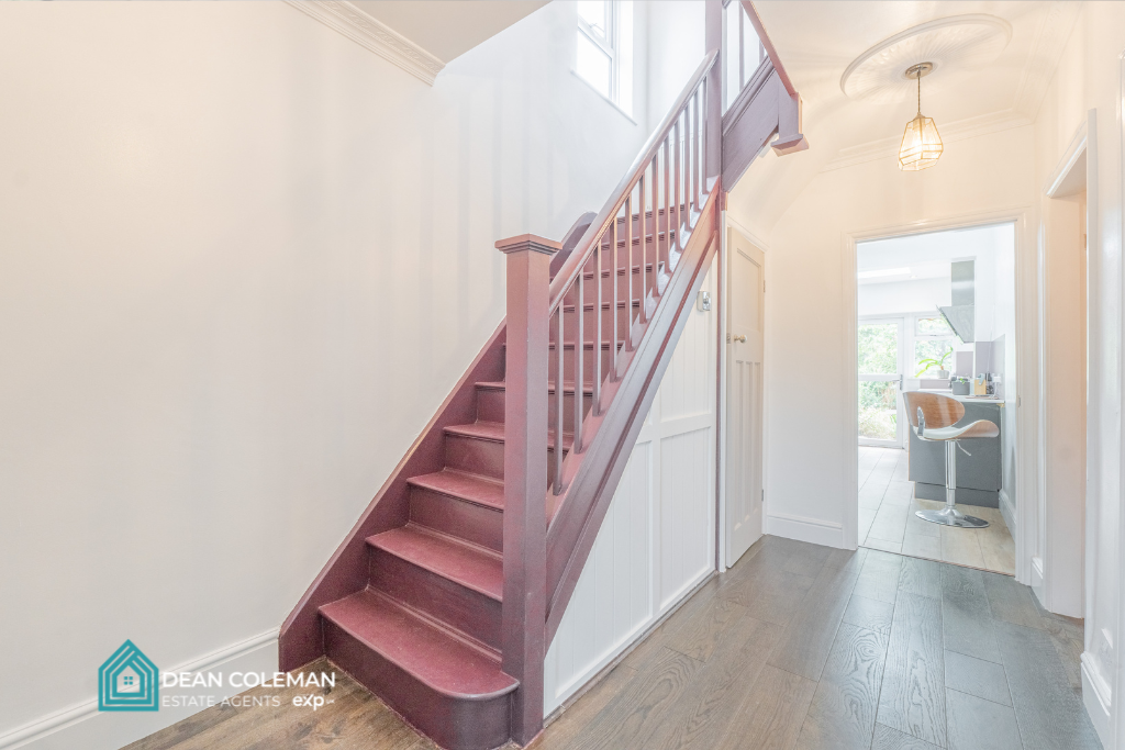 Semi Detached House for sale in Birmingham, Jiggins Lane, Bartley Green, B32 3LA, 1297 m²