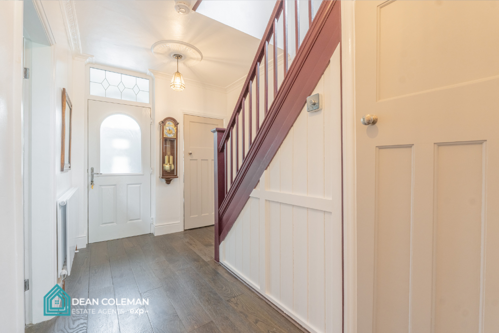 Semi Detached House for sale in Birmingham, Jiggins Lane, Bartley Green, B32 3LA, 1297 m²