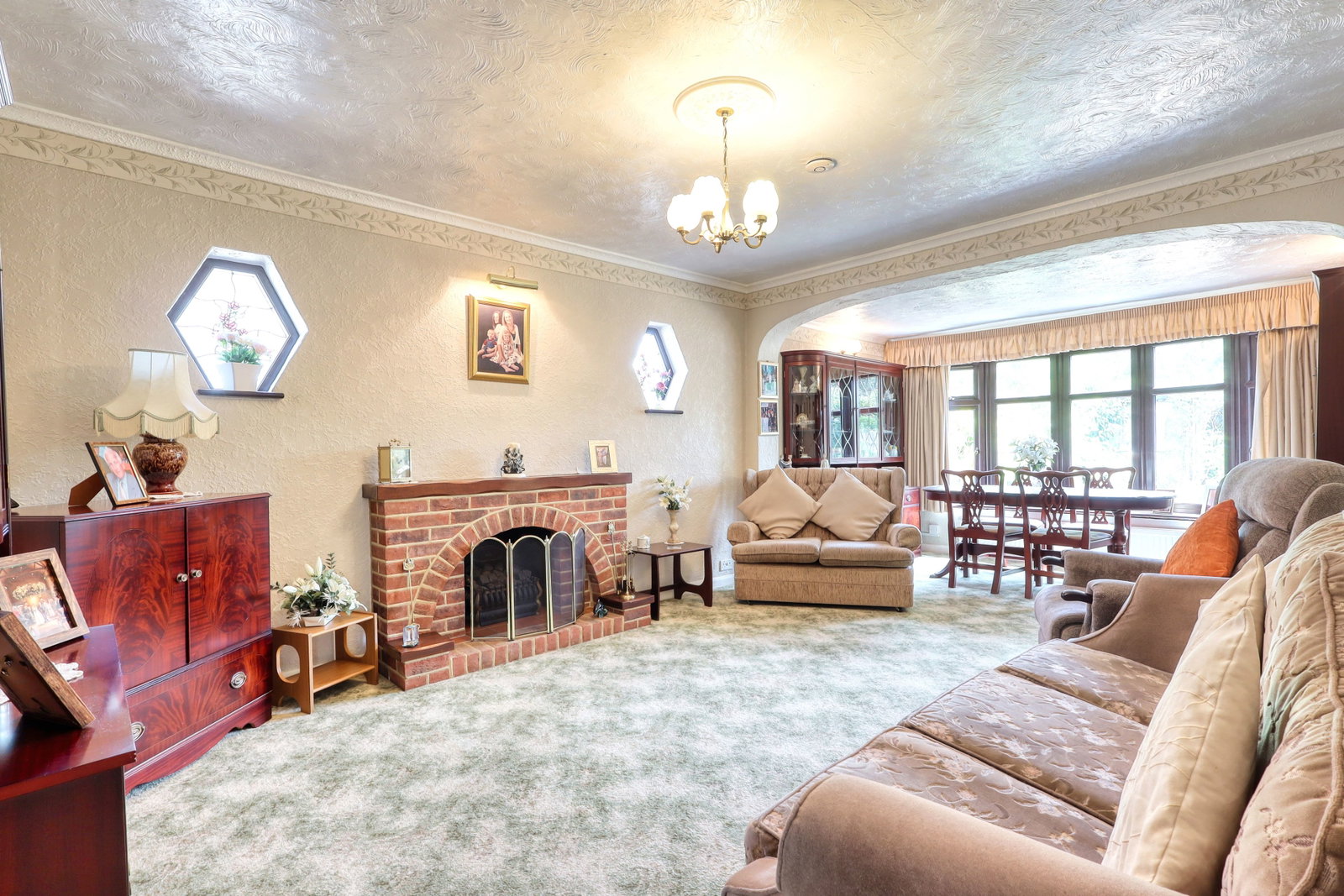 Bungalow in Rainham 3