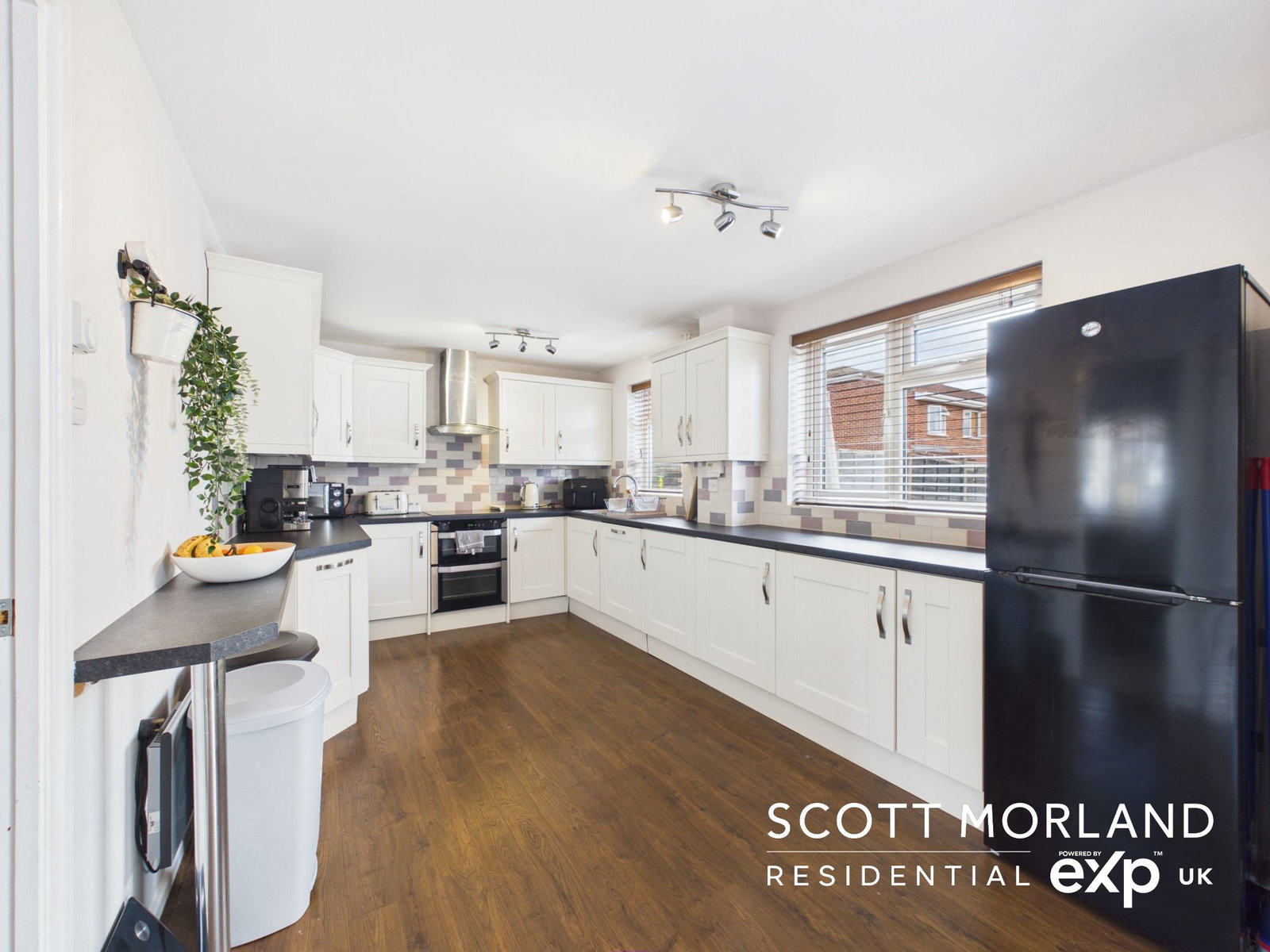 Semi Detached House for sale in Basingstoke, Mathias Walk, Basingstoke, RG22 4BZ