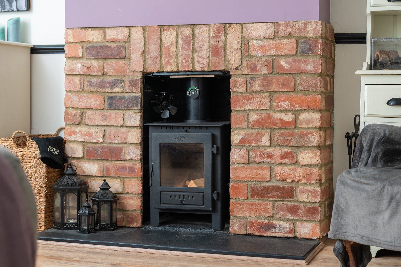 Terraced House for sale in Bedford, The Close, Thurleigh, Bedfordhire