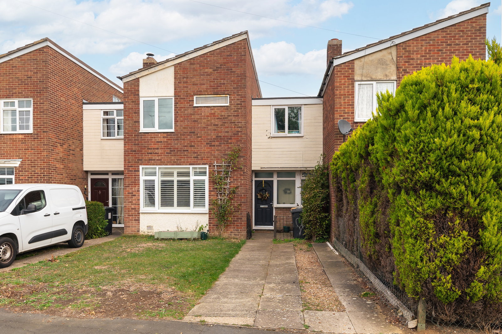 Terraced House for sale in Bedford, The Close, Thurleigh, Bedfordhire