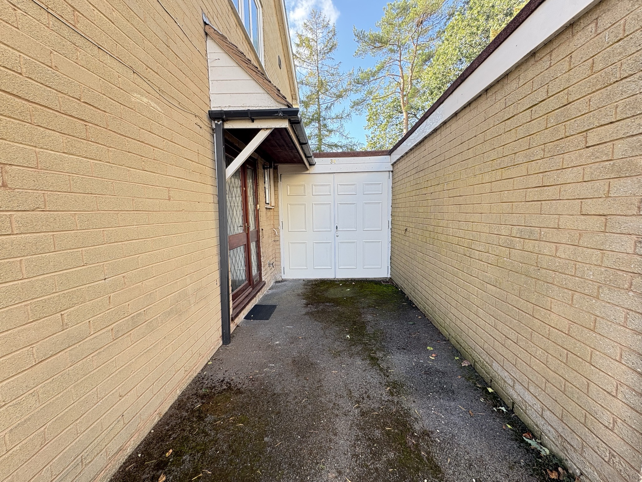 Semi Detached House for sale in Wolverhampton, The Greenway, Pattingham, Wolverhampton, WV6 7DF