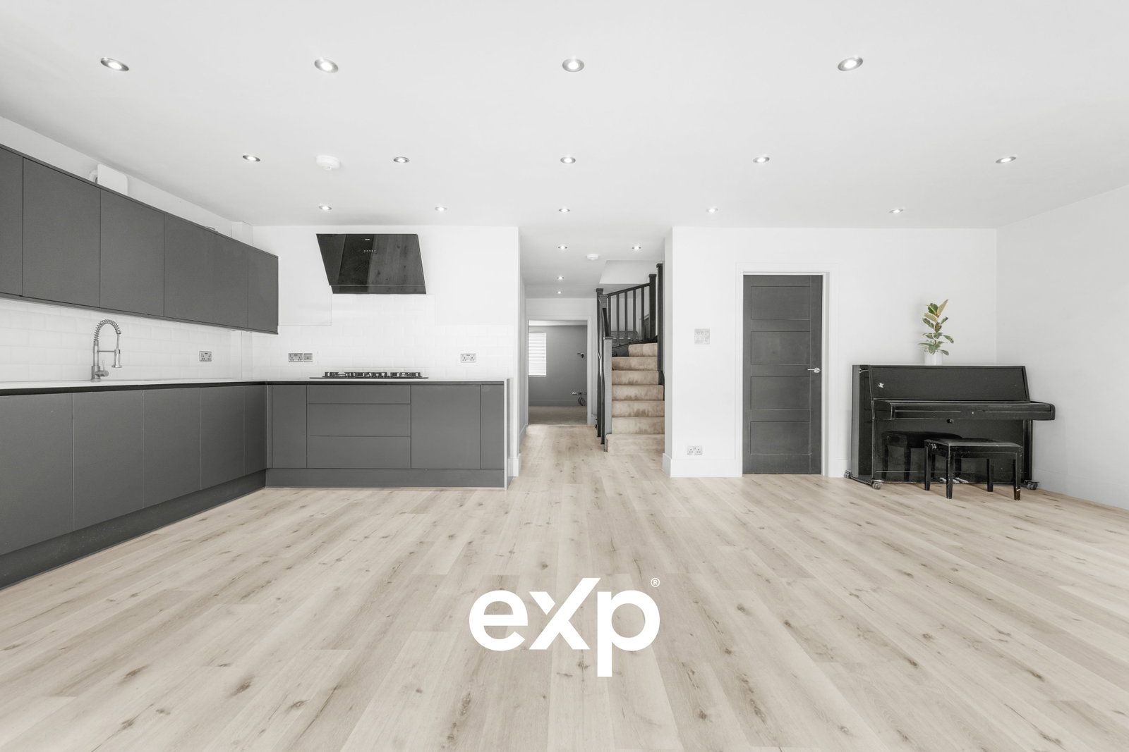 Detached House for sale in Bracknell, Broad Lane, Bracknell, RG12 9BL, 2229 m²