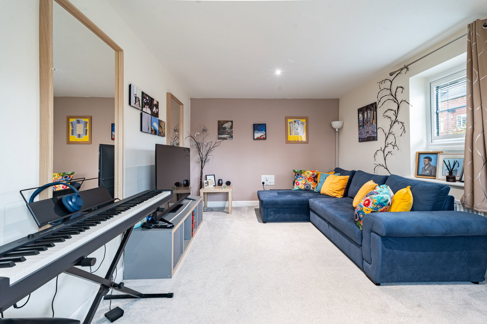 Semi Detached House for sale in Milton Keynes, Cicero Crescent, Milton Keynes, MK11 4DR