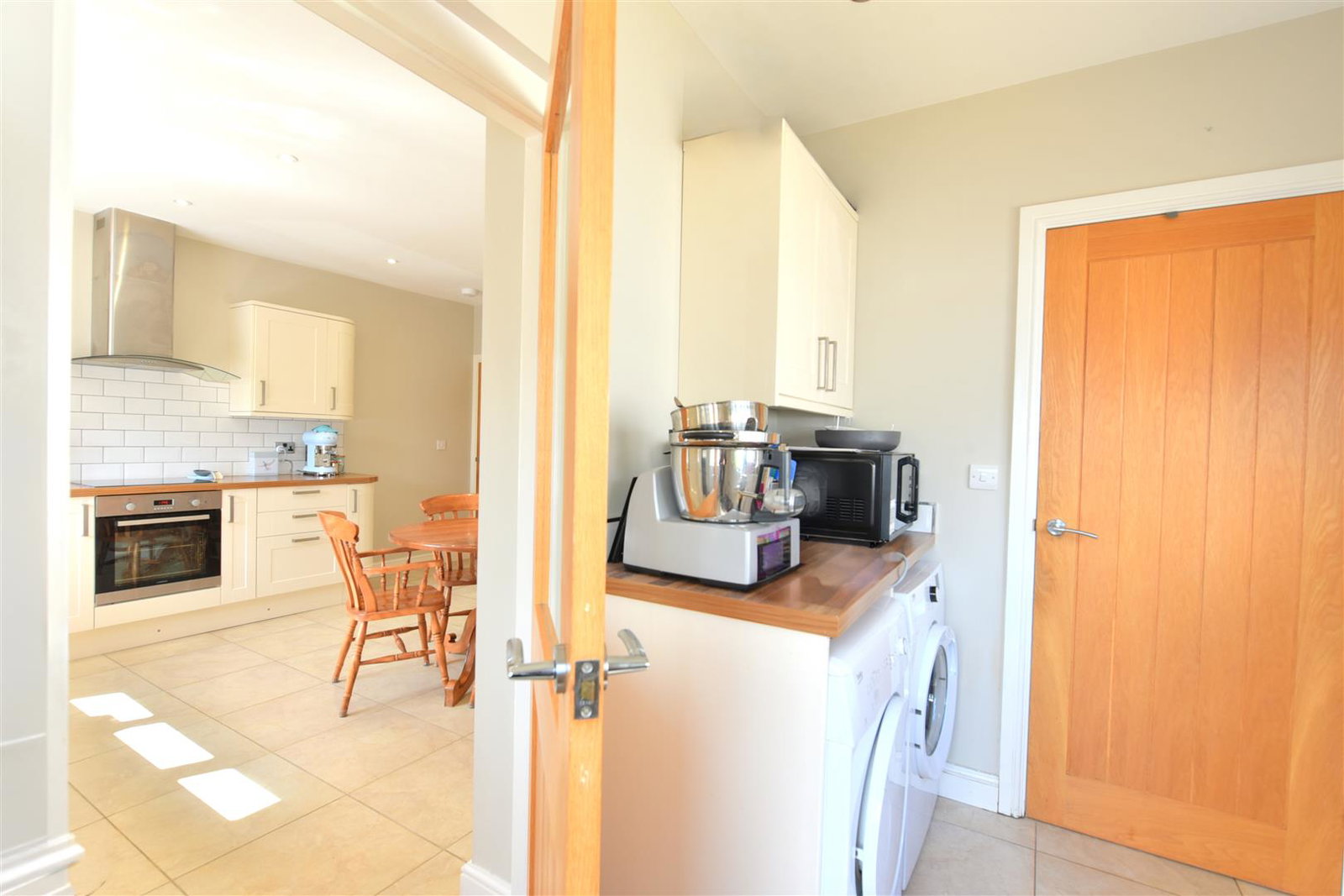 Bungalow for sale in York, Main Street, Appleton Roebuck, York, YO23 7DA, 1019 m²