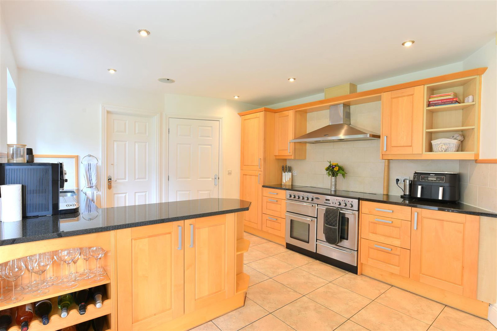 Detached House in York 5