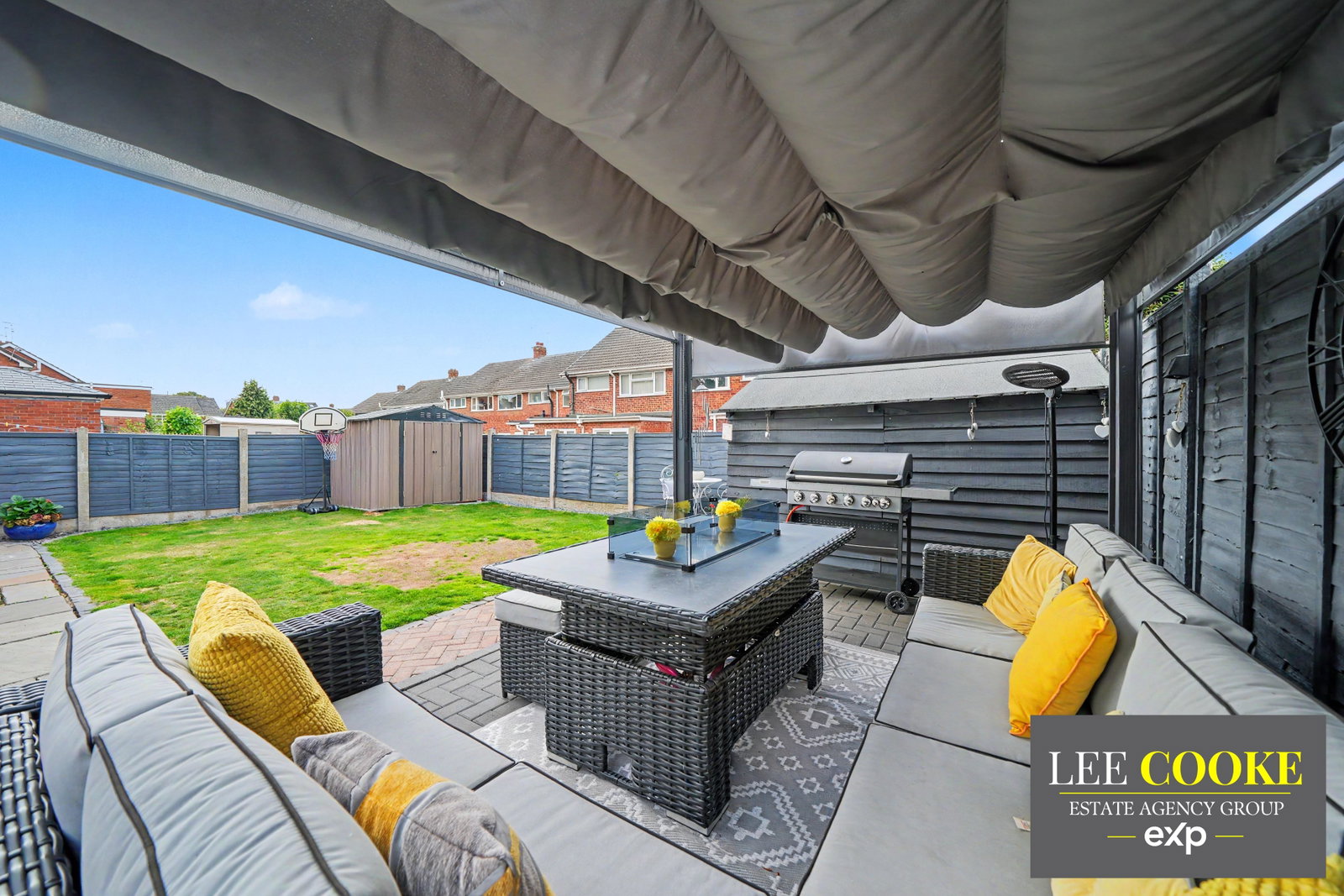 Semi Detached House for sale in Wolverhampton, The Leas, Featherstone, Wolverhampton, WV10 7AJ