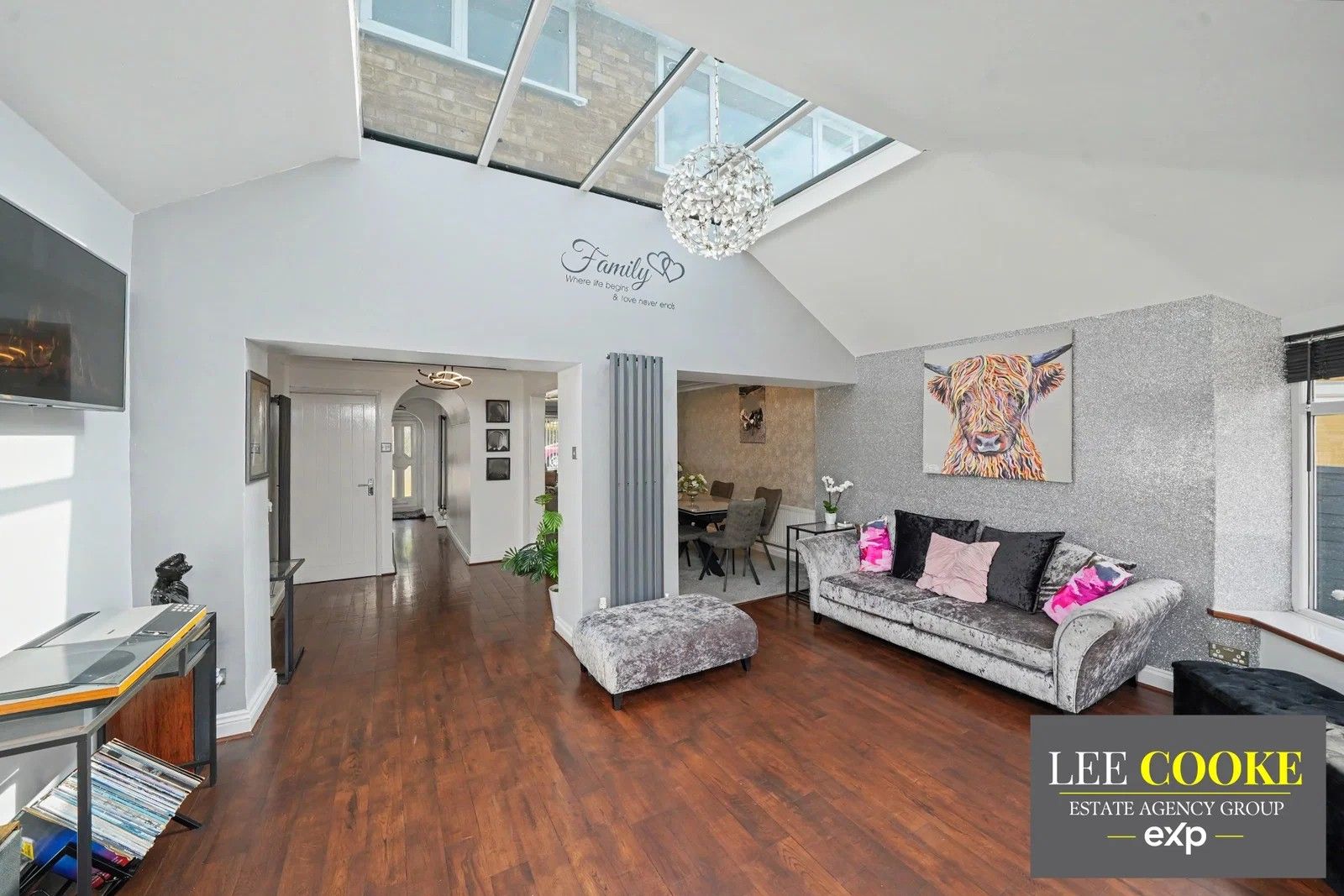Semi Detached House for sale in Wolverhampton, The Leas, Featherstone, Wolverhampton, WV10 7AJ