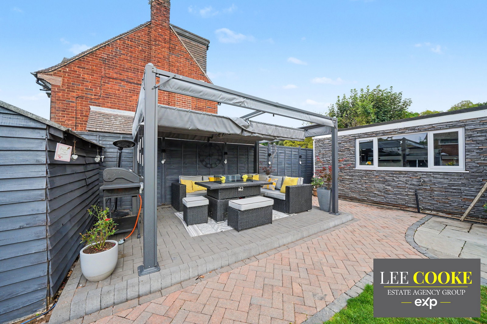 Semi Detached House for sale in Wolverhampton, The Leas, Featherstone, Wolverhampton, WV10 7AJ