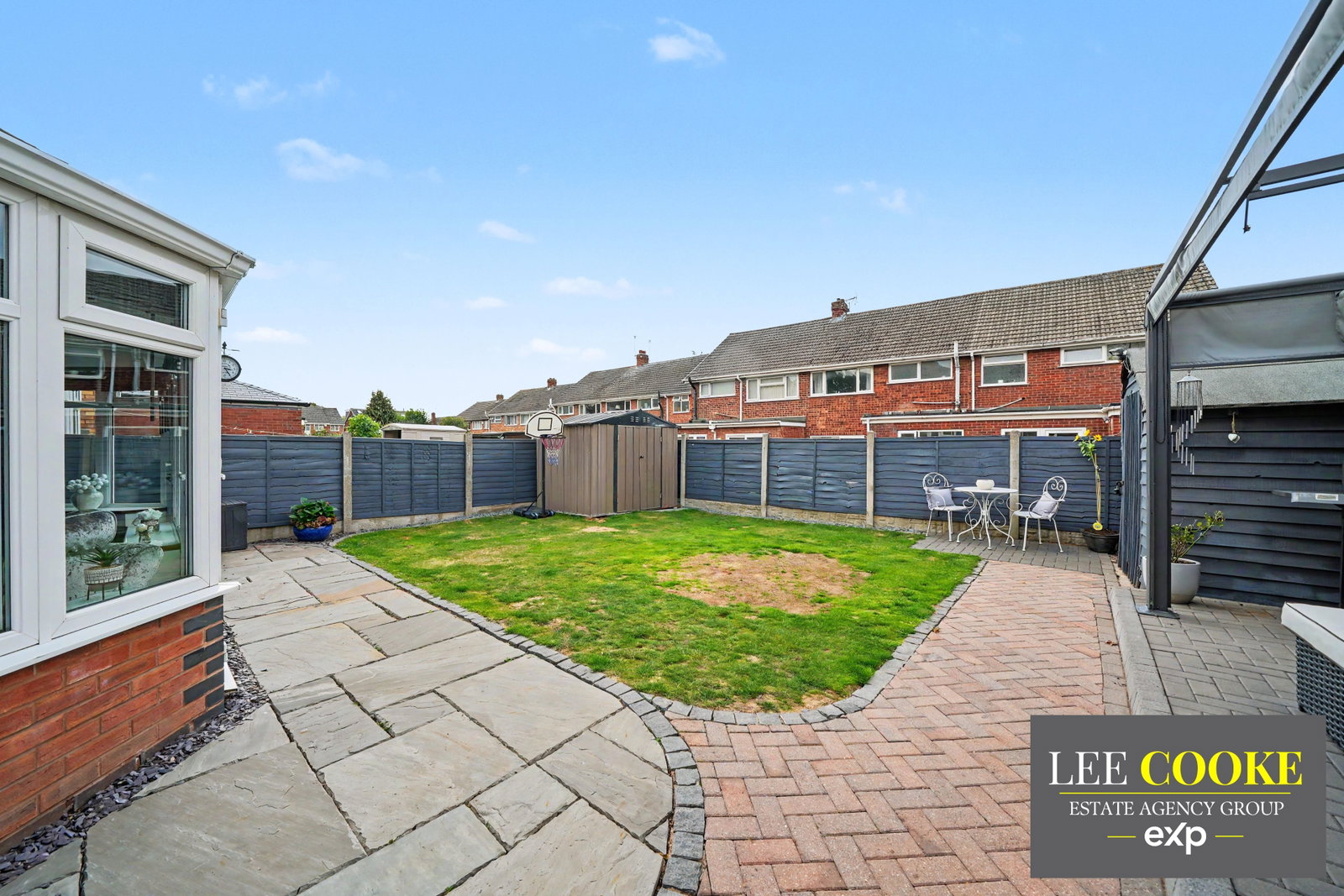 Semi Detached House for sale in Wolverhampton, The Leas, Featherstone, Wolverhampton, WV10 7AJ