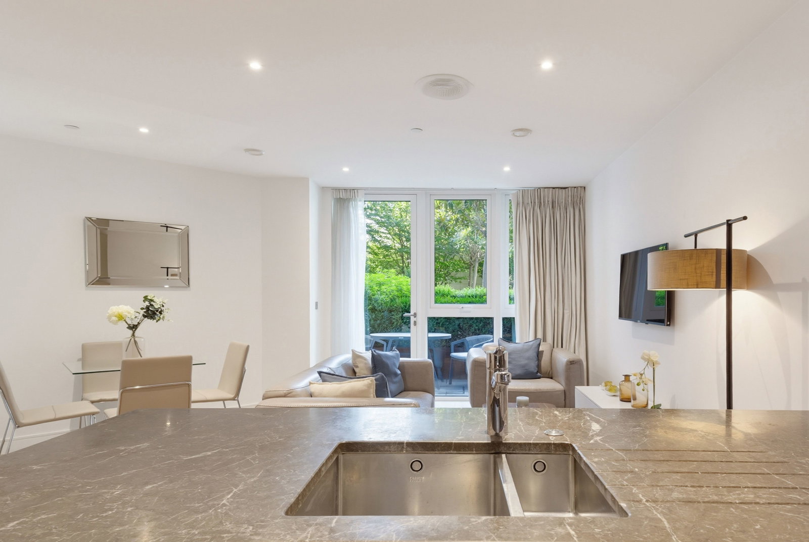 Flat for sale in London, 47 Beadon Road, London, W6 0BT, 834 m²