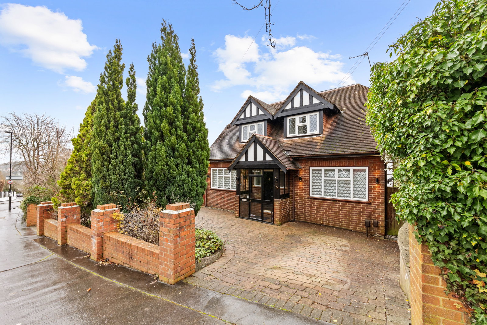 Detached House in South Croydon