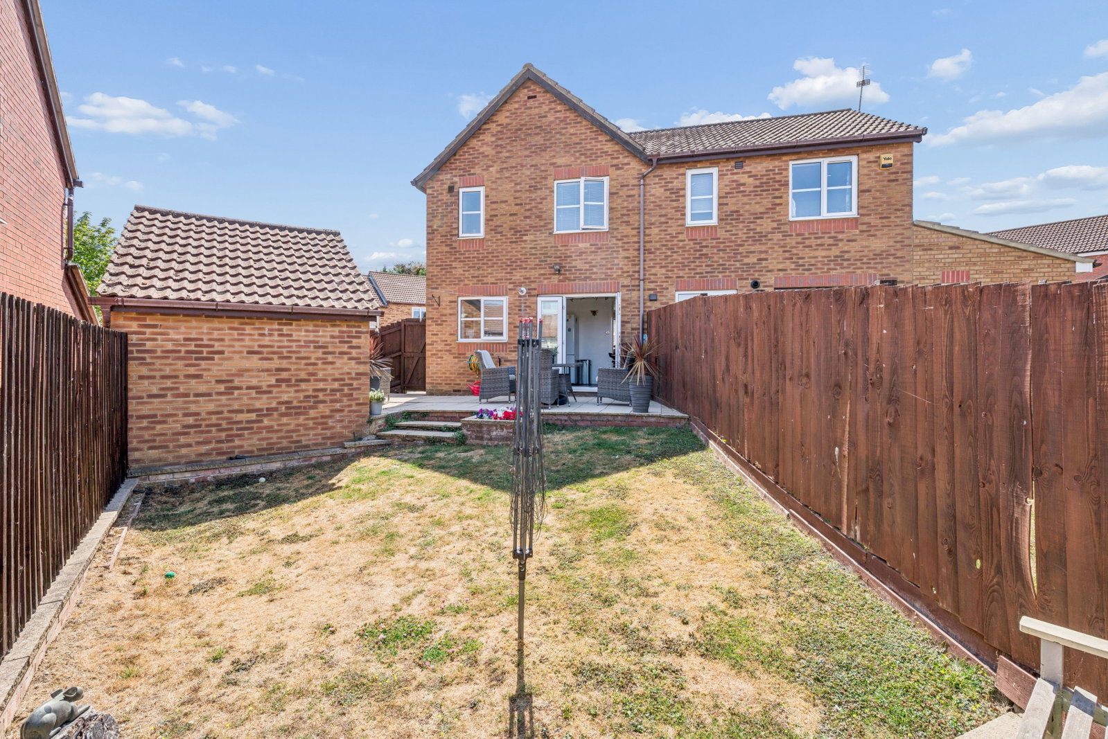 Semi Detached House in Dunstable 3