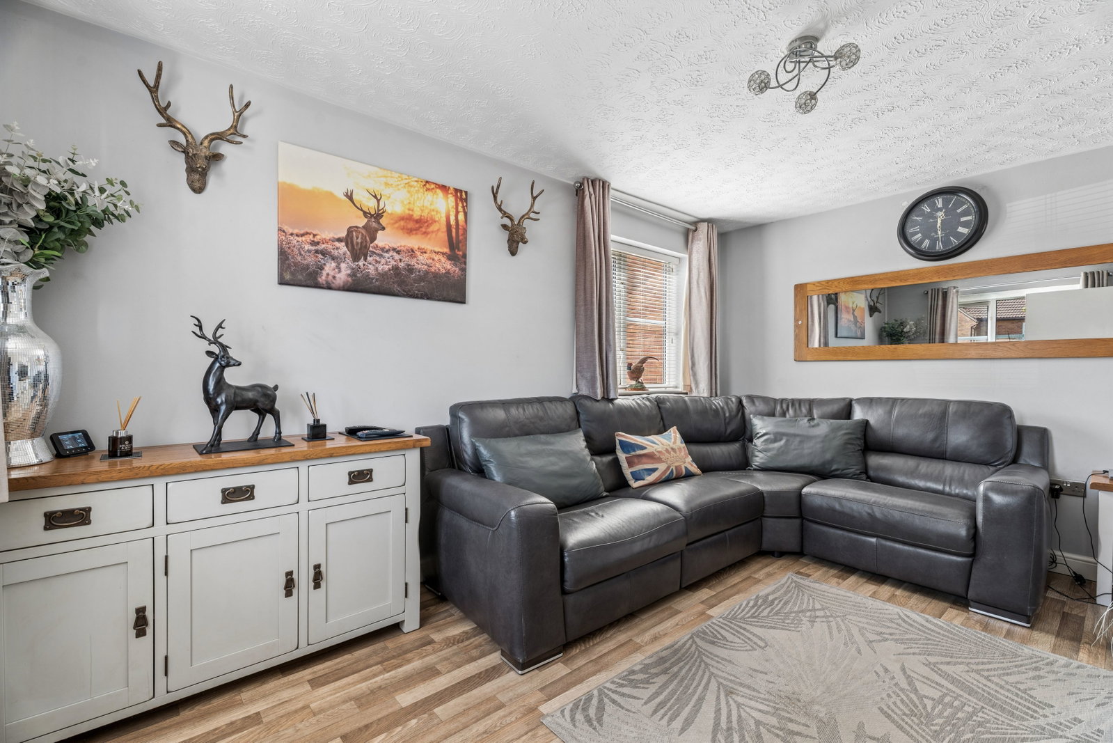Semi Detached House for sale in Dunstable, Graphic Close, Dunstable, LU6 3EL, 755 m²