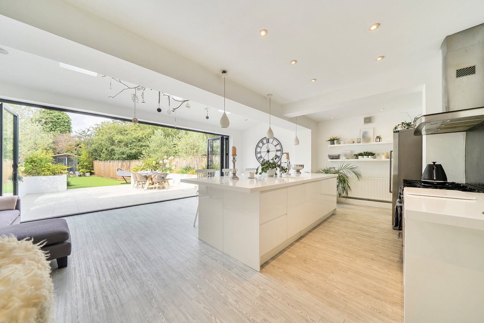 Semi Detached House for sale in Welling, Hill View Drive, Welling, DA16 3RS