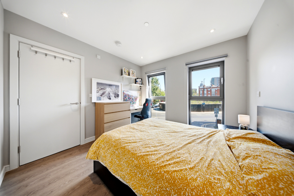 Apartment for sale in Hounslow, Whitelocke House, Hounslow, TW3, 549 m²
