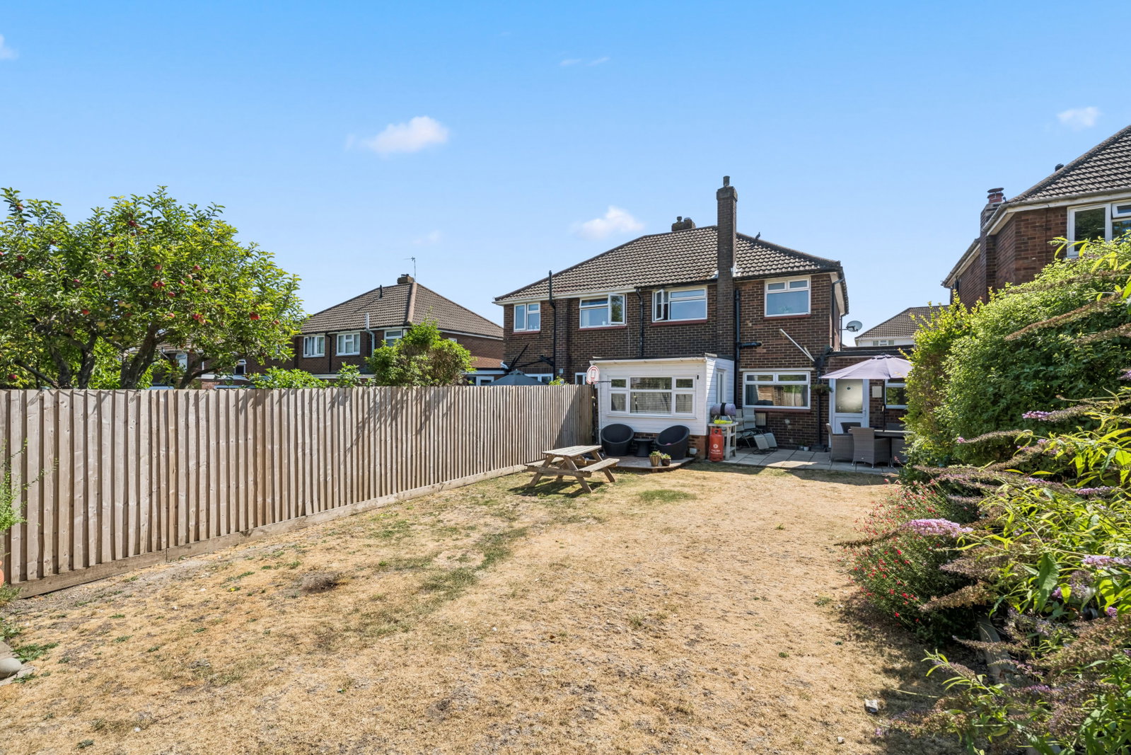 Semi Detached House in Dunstable 3