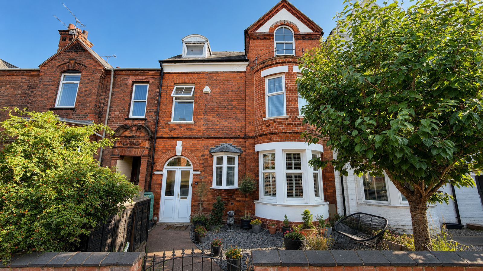 Terraced House for sale in Lincoln, West Parade, Lincoln, LN1 1LF