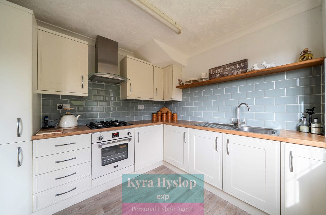 End Of Terrace House for sale in Exeter, Langaton Gardens, Exeter, EX1 3RZ, 818 m²