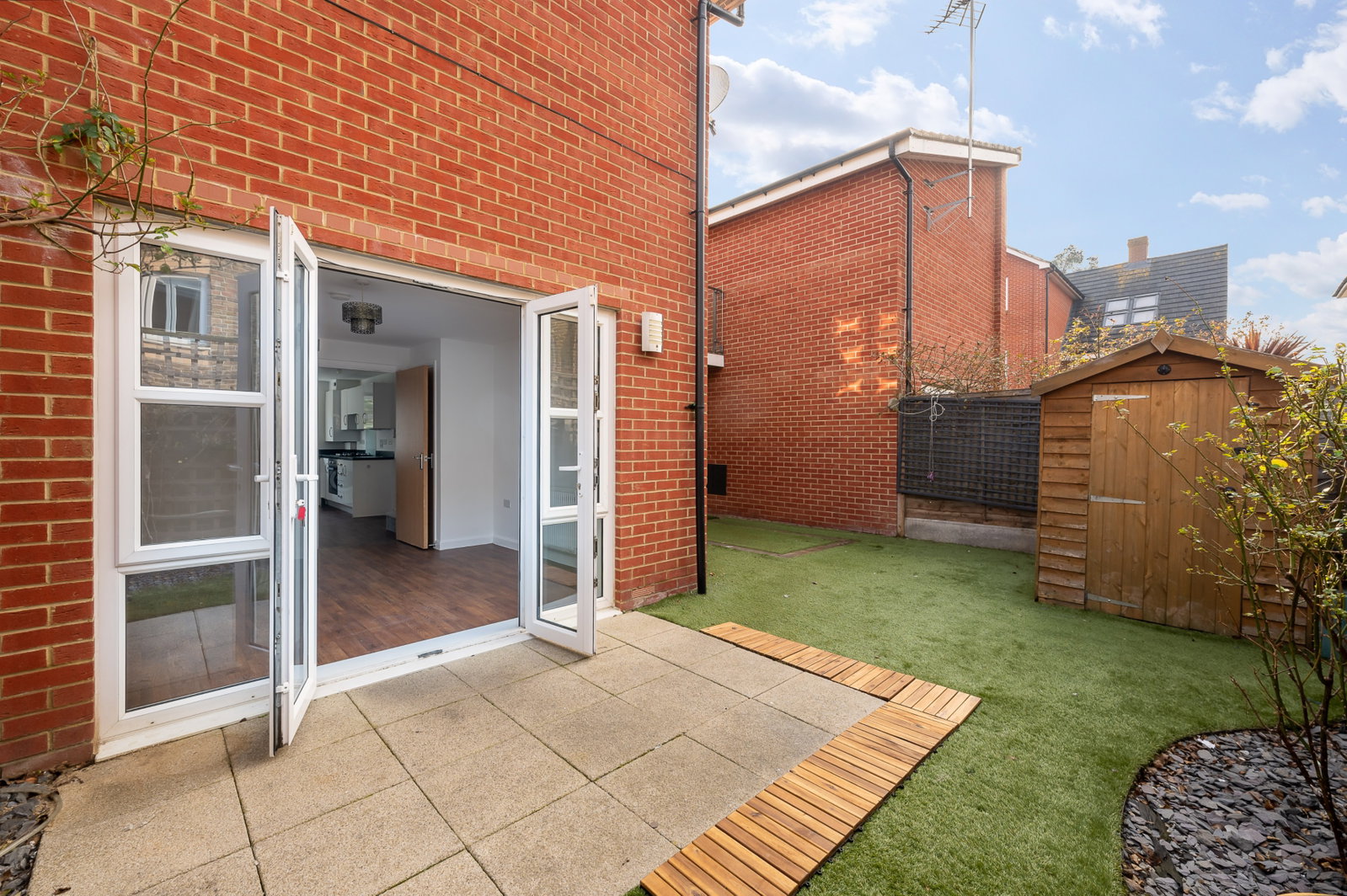 Link Detached House for sale in Mitcham, Furlong Avenue, Mitcham, CR4 3GF, 609 m²
